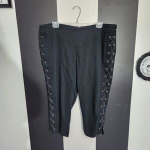 VENUS Black Lace-Up Cropped Jeans